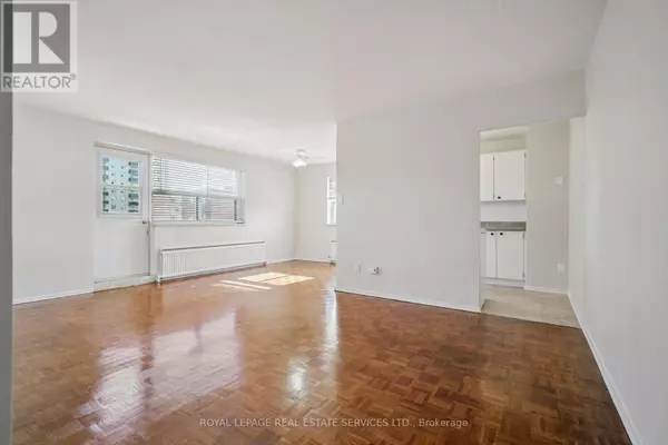 Mississauga (port Credit), ON L5G3B3,7 Helene ST North #402