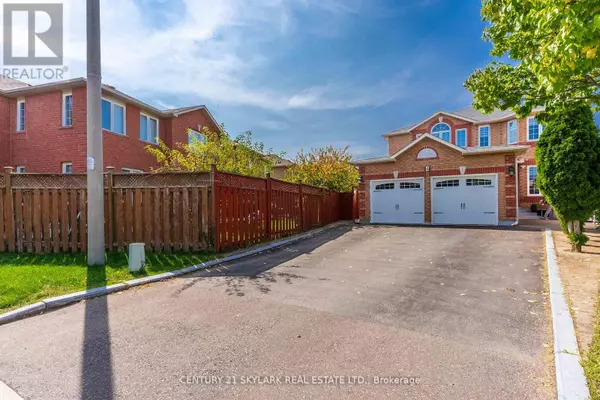 Brampton (fletcher's Creek South), ON L6Y4Z8,4 MOONSTONE COURT