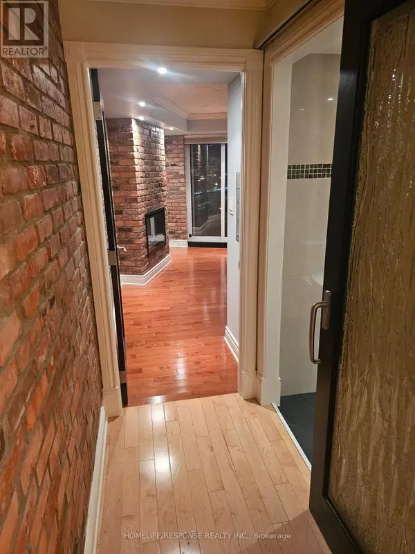 Toronto (mimico), ON M8V4B2,2111 Lakeshore BLVD West #809