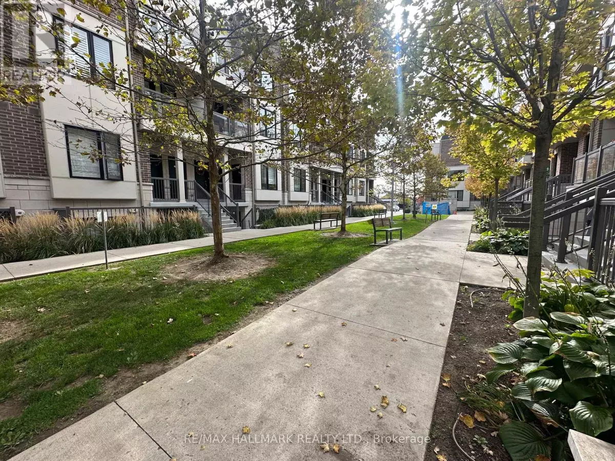 Toronto (mimico), ON M8V1Y8,8 Drummond ST #418