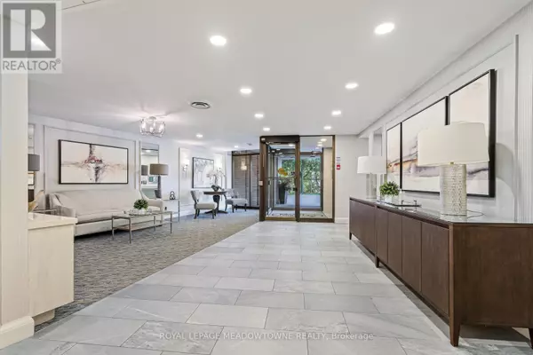 Oakville (cp College Park), ON L6H3K6,1230 Marlborough CT #506