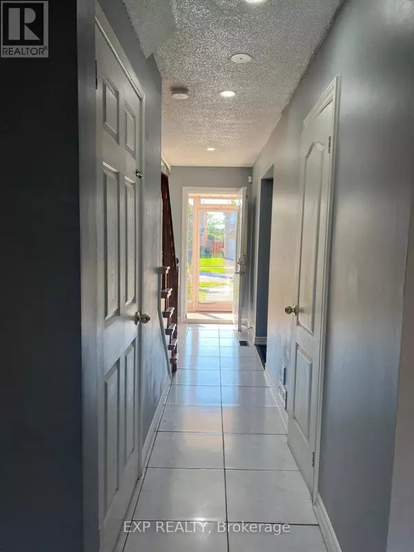 Brampton (fletcher's West), ON L6Y4L5,17 CALMIST CRESCENT