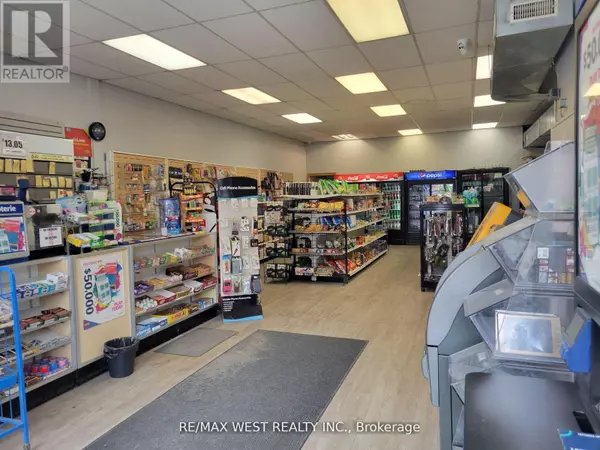 Toronto (briar Hill-belgravia), ON M6E2J9,1990 EGLINTON AVENUE W