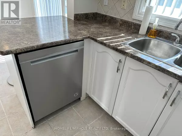 Mississauga (east Credit), ON L5M6E7,1588 South Parade CT #67