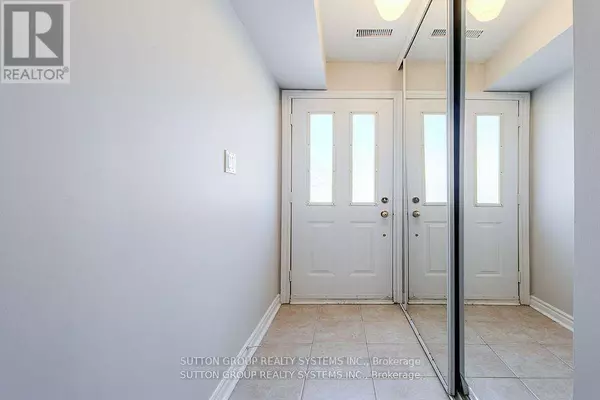 Burlington (uptown), ON L7L6R9,1701 Lampman AVE #406