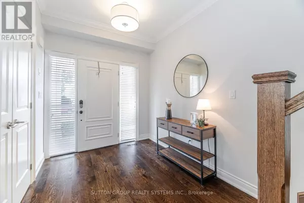 Mississauga (port Credit), ON L5G1M7,9 IROQUOIS AVENUE