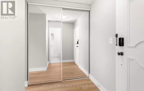 Mississauga (erindale), ON L5C2V3,3025 The Credit Woodlands #301