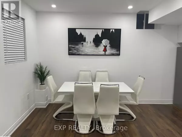 Brampton (northwest Brampton), ON L6X5P5,24 FROST STREET