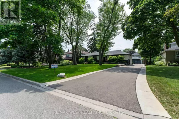 92 WARWOOD ROAD, Toronto (islington-city Centre West), ON M9B5B7