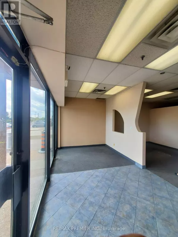 Toronto (yorkdale-glen Park), ON M6A2T3,3200 Dufferin ST #28