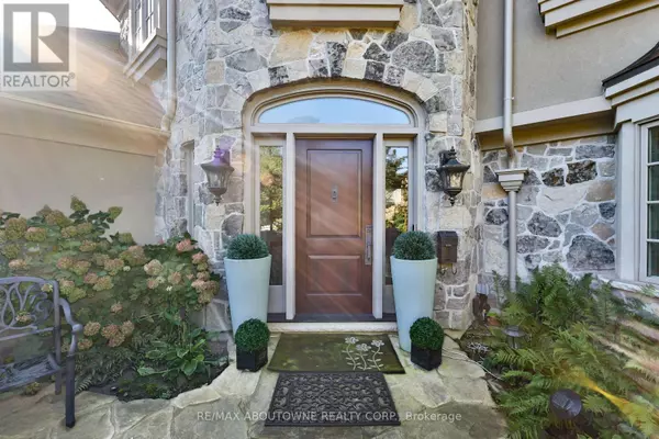 Burlington (roseland), ON L7N1T5,342 POMONA AVENUE