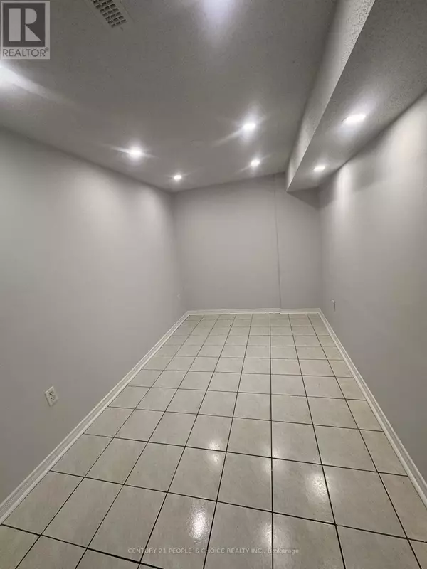 Brampton (sandringham-wellington), ON L6R3C5,3 Chapparal DR #Bsmt #2