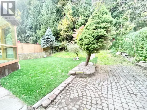 Toronto (high Park-swansea), ON M6S3T7,196 SOUTH KINGSWAY