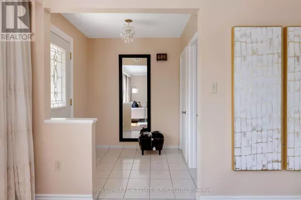 Oakville (wo West), ON L6K2N8,339 WOODALE AVENUE