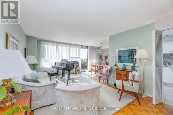 Toronto (kingsview Village-the Westway), ON M9R2R9,11 Wincott DR #907