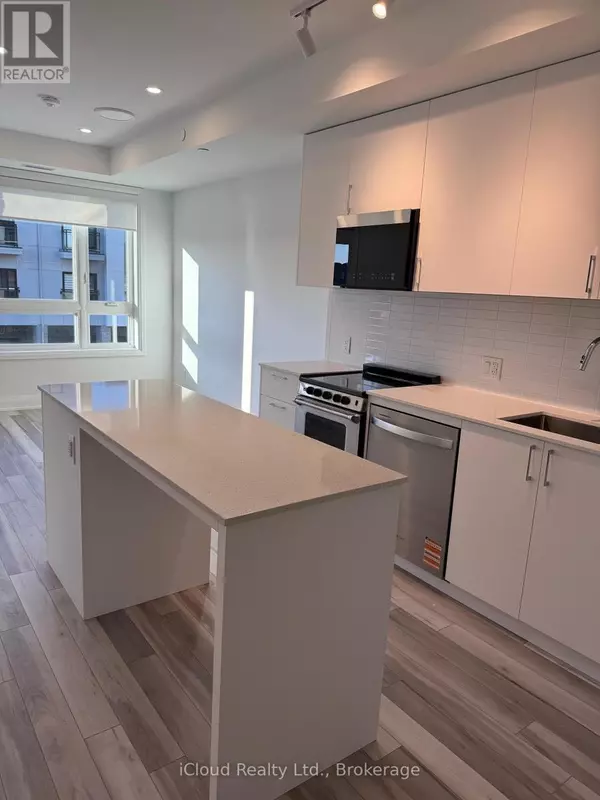 Oakville (go Glenorchy), ON L6M1R1,3250 Carding Mill TRL West #213