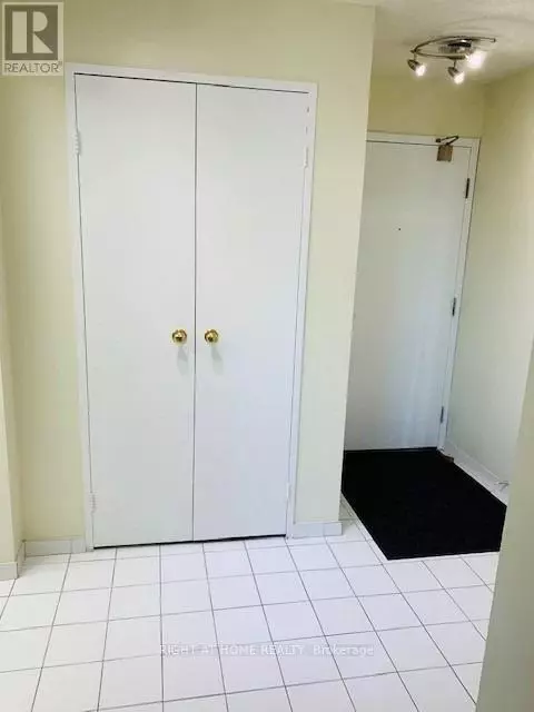 Mississauga (mississauga Valleys), ON L5A4B8,3700 Kaneff CRES #1003