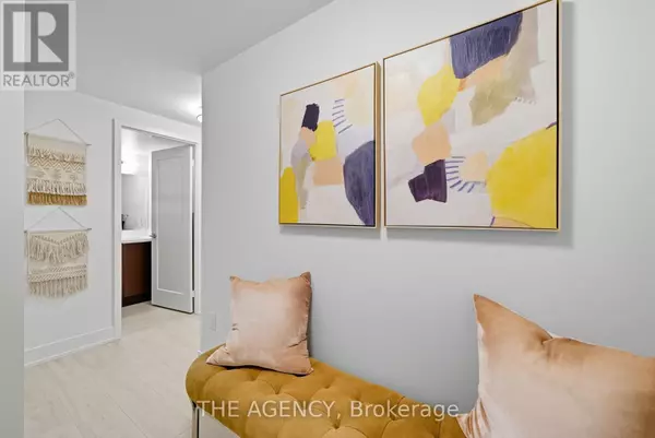 Toronto (etobicoke West Mall), ON M9C0B3,10 Eva RD #508