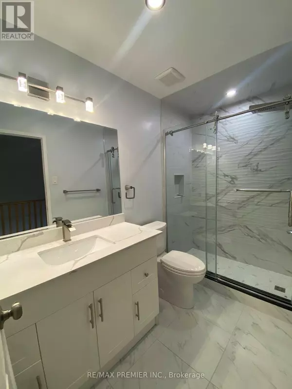 Toronto (dovercourt-wallace Emerson-junction), ON M6P4G7,1524 Dupont ST #Upper