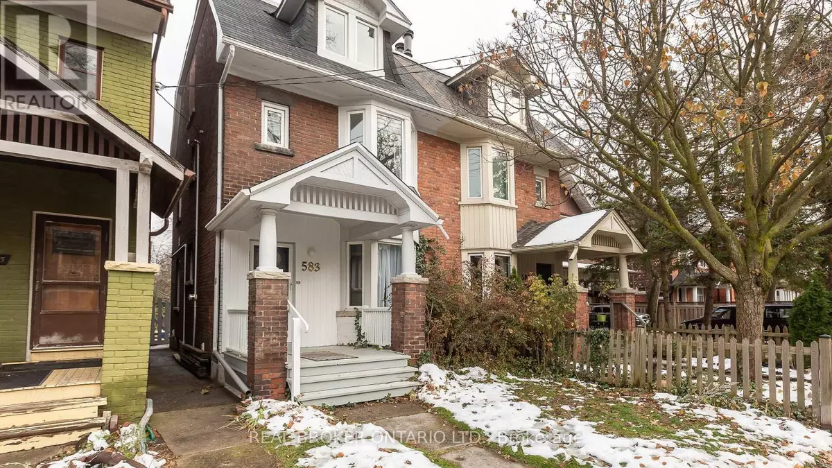 Toronto (high Park North), ON M6P2C3,583 Indian RD #2