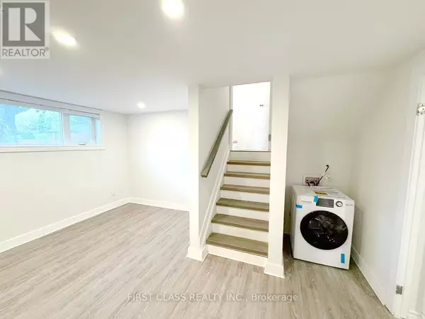 Burlington (brant), ON L7R3E5,741 Proctor RD #Lower