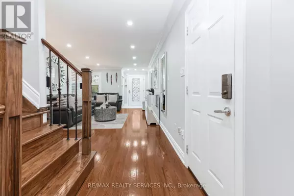 Brampton (fletcher's Meadow), ON L7A2B3,14 REDFINCH WAY