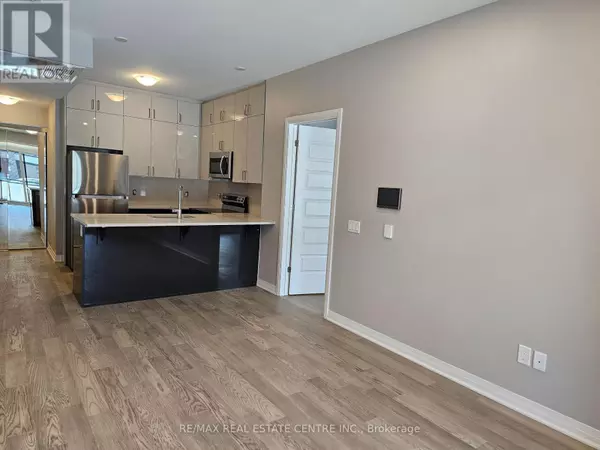 Milton (walker), ON L9E1Z3,470 Gordon Krantz AVE #101