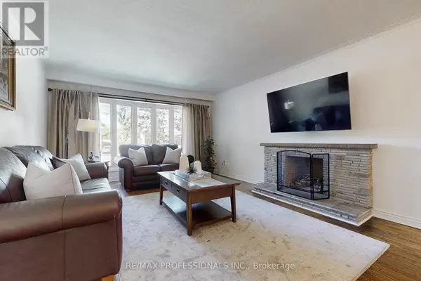 Toronto (willowridge-martingrove-richview), ON M9R2S1,3 HARTSDALE DRIVE