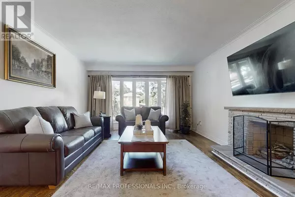 Toronto (willowridge-martingrove-richview), ON M9R2S1,3 HARTSDALE DRIVE