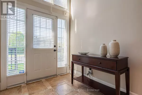 Mississauga (lorne Park), ON L5H4E8,1034 LAKESHORE ROAD W