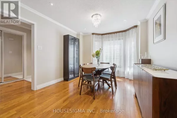 Oakville (wt West Oak Trails), ON L6M3K6,1197 OLD OAK DRIVE