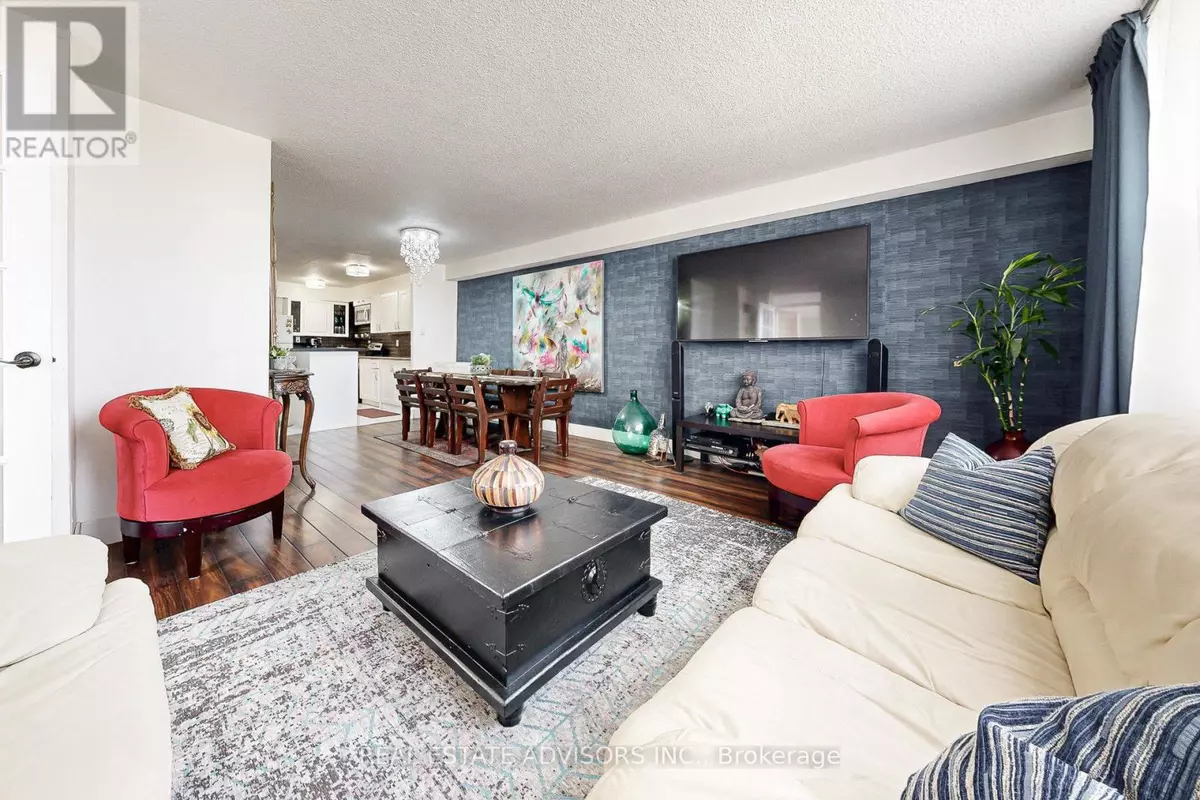 Toronto (black Creek), ON M3N2Y5,10 Tobermory DR #705