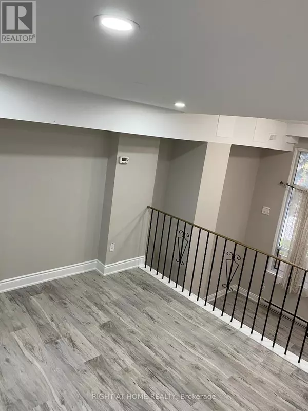 Mississauga (mississauga Valleys), ON L5A3M2,180 Mississauga Valley BLVD #4