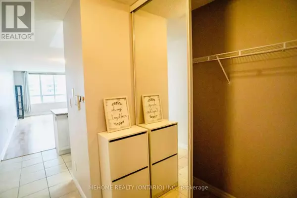 Mississauga (city Centre), ON L5B0C8,335 Rathburn RD West #617