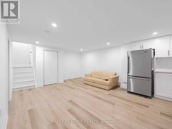 Burlington (lasalle), ON L7T3Y3,883 FRANCIS ROAD