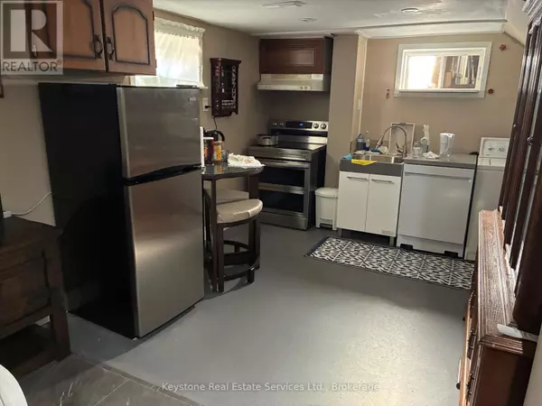 Oakville (wo West), ON L6L4G2,LOWER LEVEL - 426 SEABOURNE DRIVE S