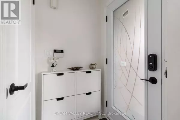 Milton (cl Clarke), ON L9T5J5,1517 EVANS TERRACE