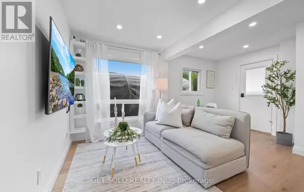 Toronto (west Humber-clairville), ON M9V4J4,36 SHALOM CRESCENT