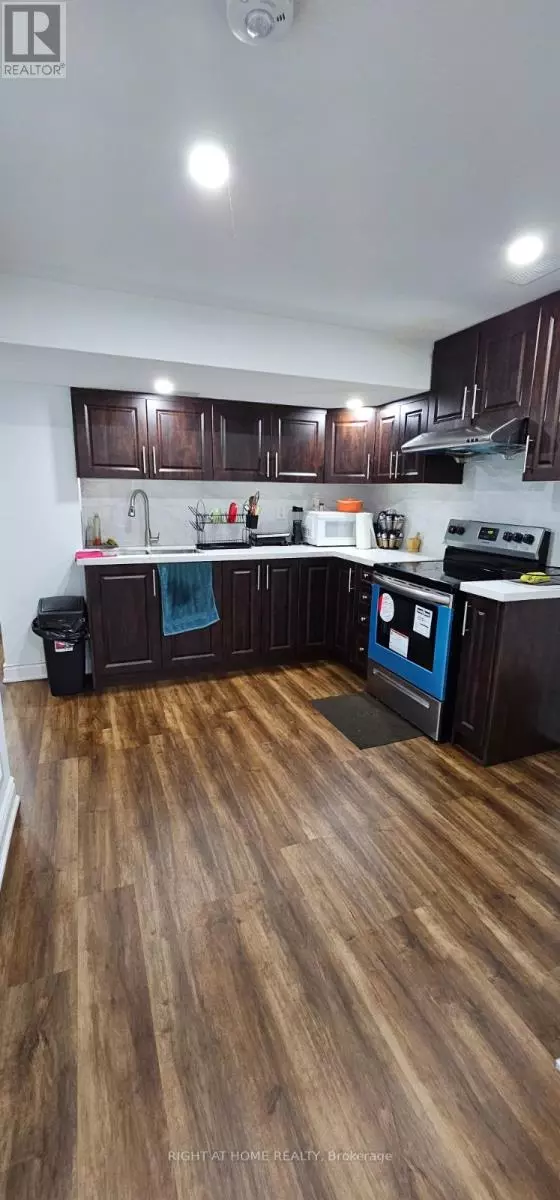 Brampton (northwest Brampton), ON L7A5G2,28 HERRICK DRIVE