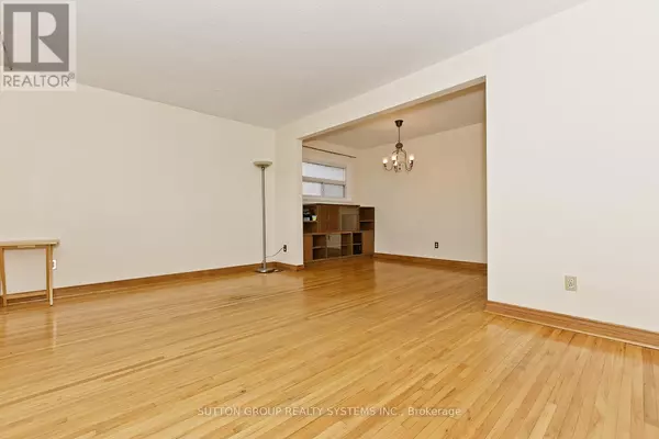 Toronto (alderwood), ON M8W4V7,11 HELSBY CRESCENT