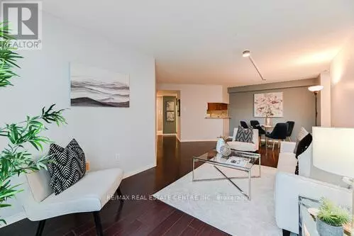 Mississauga (city Centre), ON L5B3Z4,250 Webb DR #612