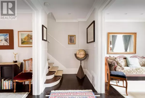 Toronto (high Park North), ON M6P2C9,696 INDIAN ROAD