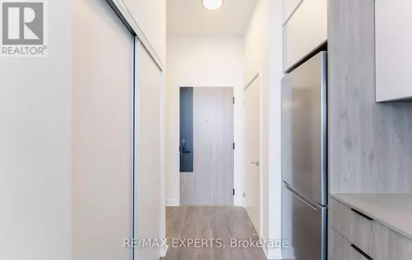 Toronto (islington-city Centre West), ON M8Z6C7,1007 The Queensway #214