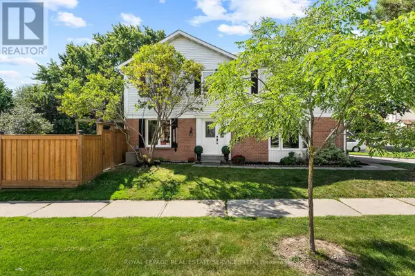 2 MANGROVE ROAD, Brampton (central Park), ON L6S3Y1