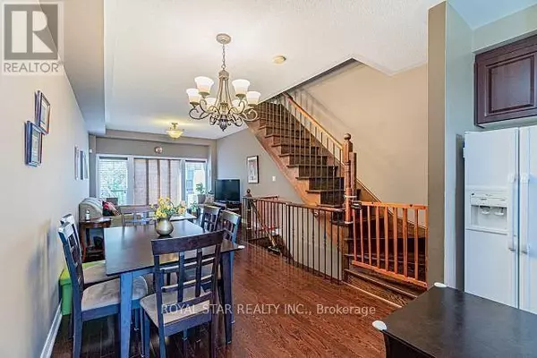 Toronto (stonegate-queensway), ON M8Z0A5,22 MARKET GARDEN MEWS