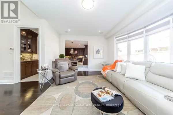 Brampton (credit Valley), ON L6X0Z8,37 ROYAL DRIVE W