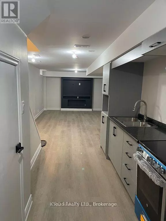 Oakville (go Glenorchy), ON L6M0T6,109 Kaitting TRL South #Basement