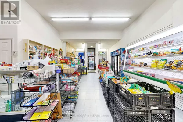 Toronto (long Branch), ON M8W1N2,3391 LAKE SHORE BOULEVARD W