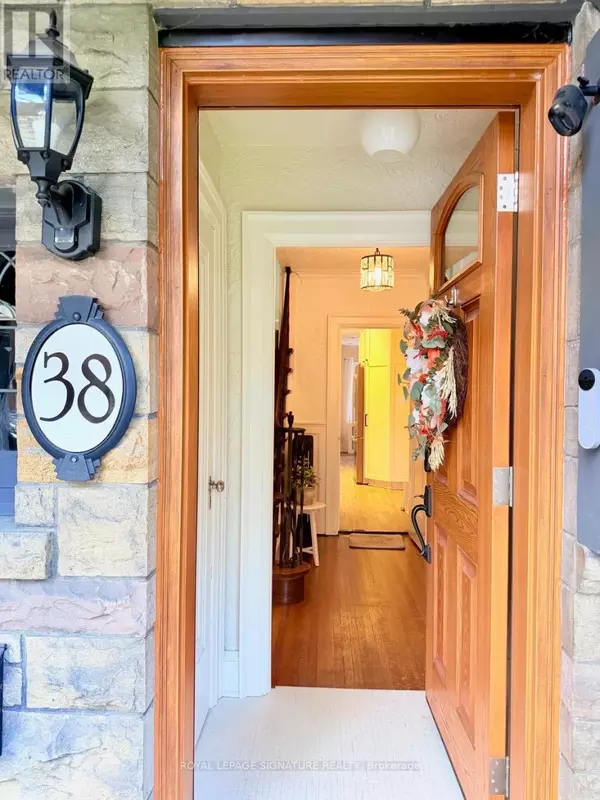 Toronto (kingsway South), ON M8X2J4,38 JACKSON AVENUE