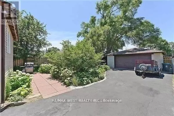 Toronto (islington-city Centre West), ON M8Z5B2,62 Culnan AVE West #BSMT